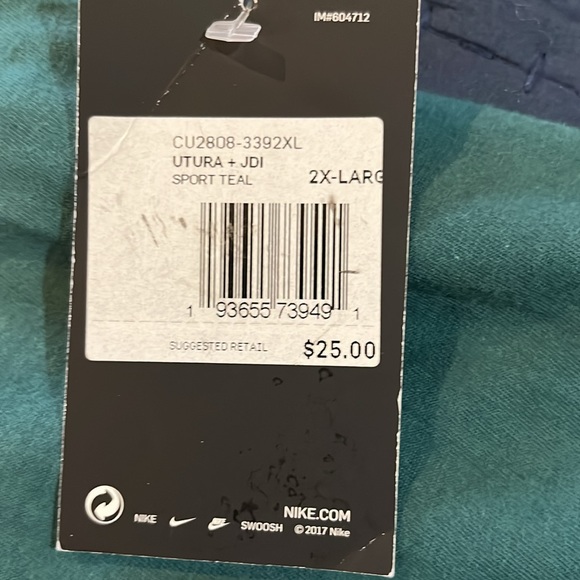 Nike tee - Picture 2 of 2